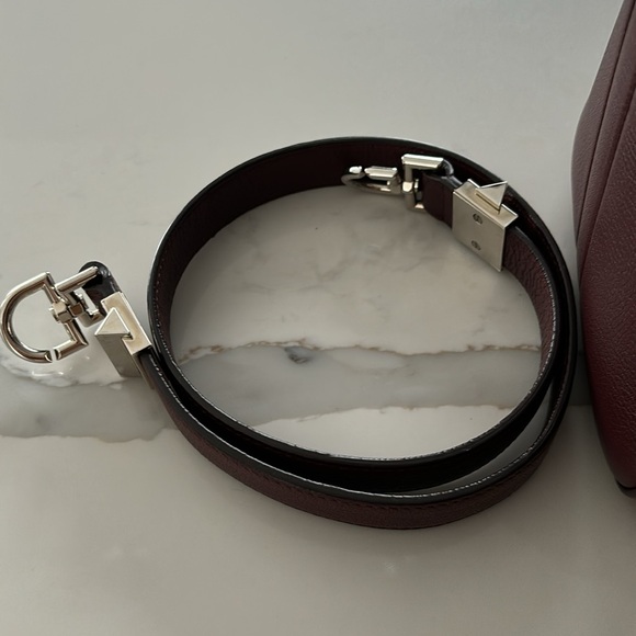 🌼SOLD🌼 Givenchy Small Antigona - Picture 6 of 8